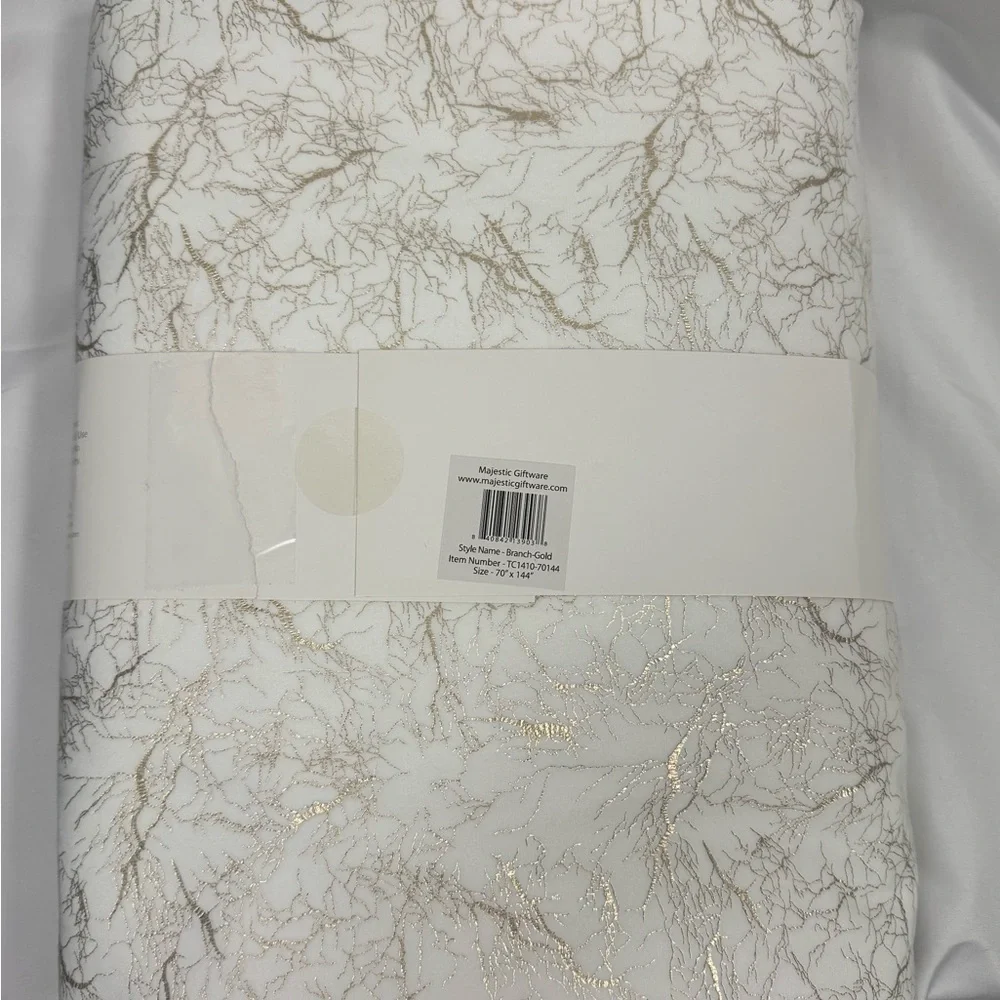 New Majestic Giftware Velvet Rectangle Tablecloth White With Gold Branch Print